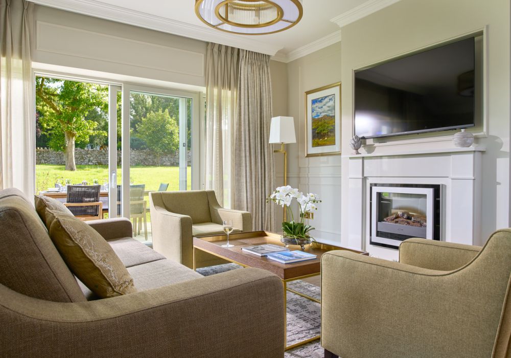 Lodge 1 Lounge 1 Full Res
