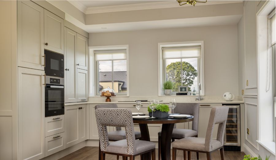 Courtyard Suite Dining Room and Kitchen