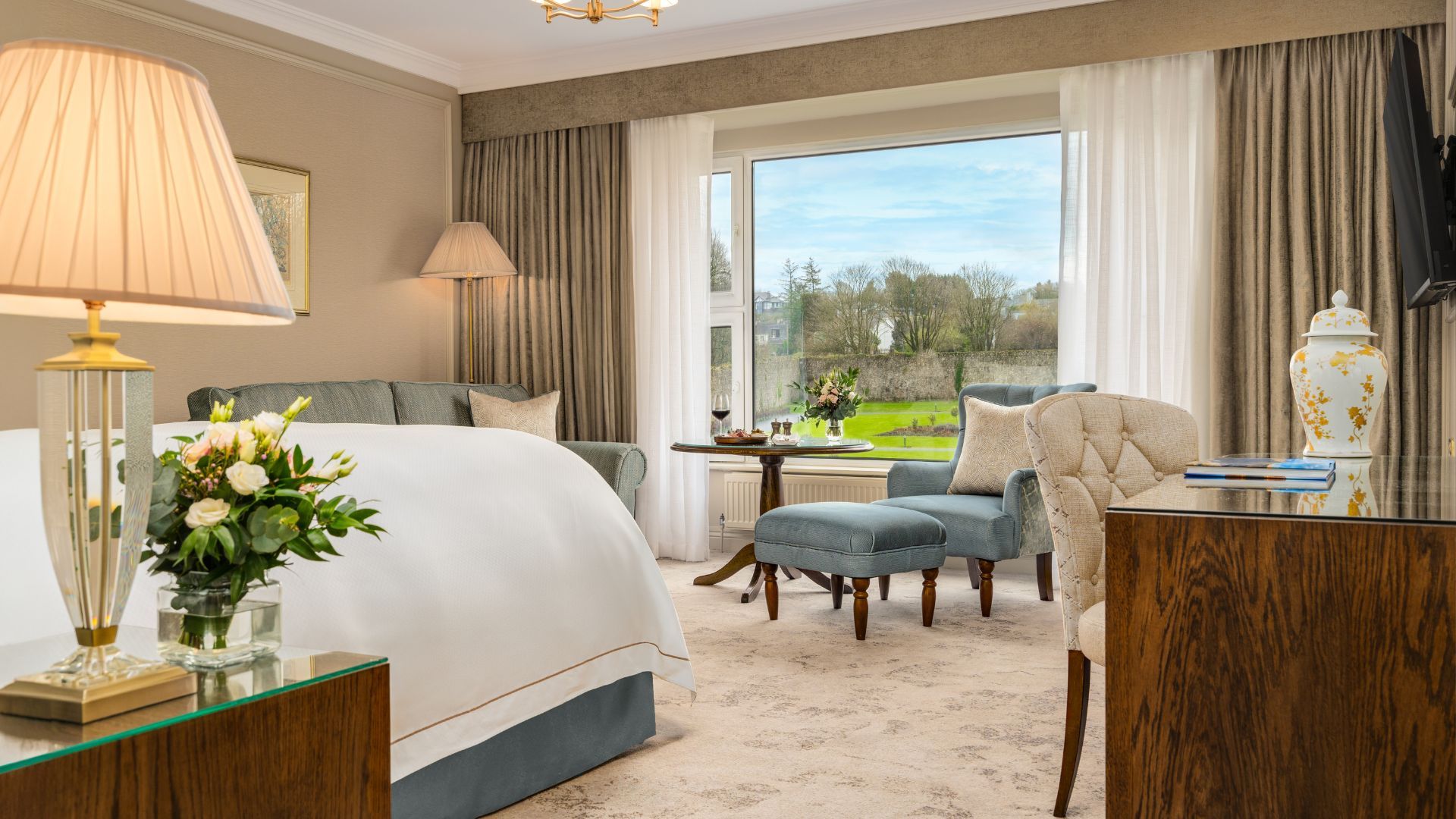 Garden Deluxe Banner