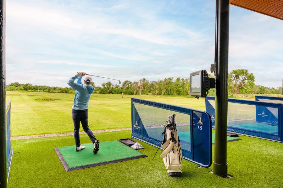 Trackman bay with golfer www.glenloabbeyhotel.ie