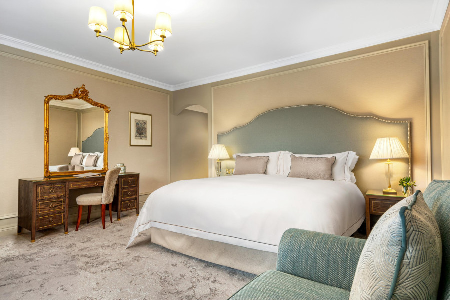 Garden deluxe focus on the bed   small www.glenloabbeyhotel.ie