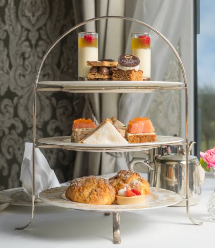 Head on at stand river room window and wallpaper    small www.glenloabbeyhotel.ie